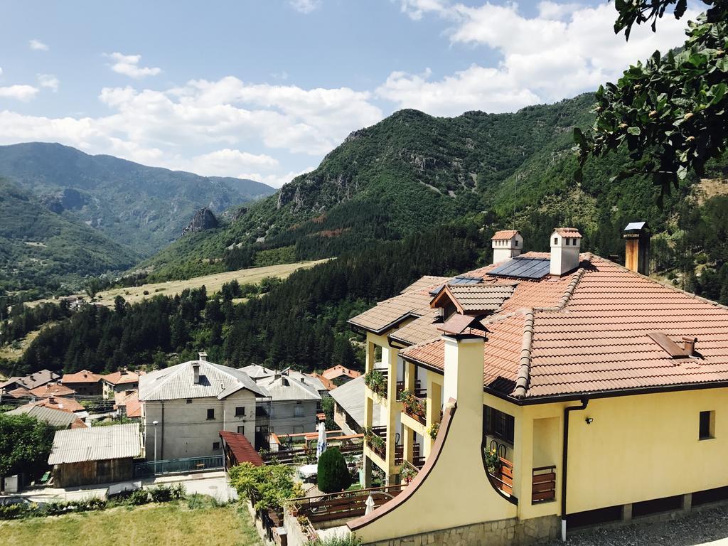 代温 克里斯旅馆酒店 外观 照片